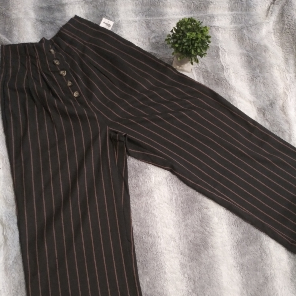 NWT Charlotte Russe High Waist cropped pant